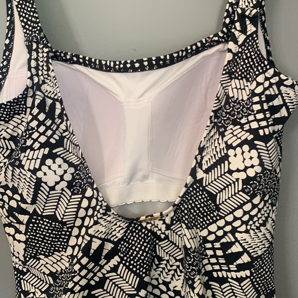 Lands end, one piece swimsuit six long - Picture 5 of 9